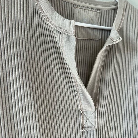 Aerie Ribbed Long Sleeve Top Size L - Picture 2 of 6